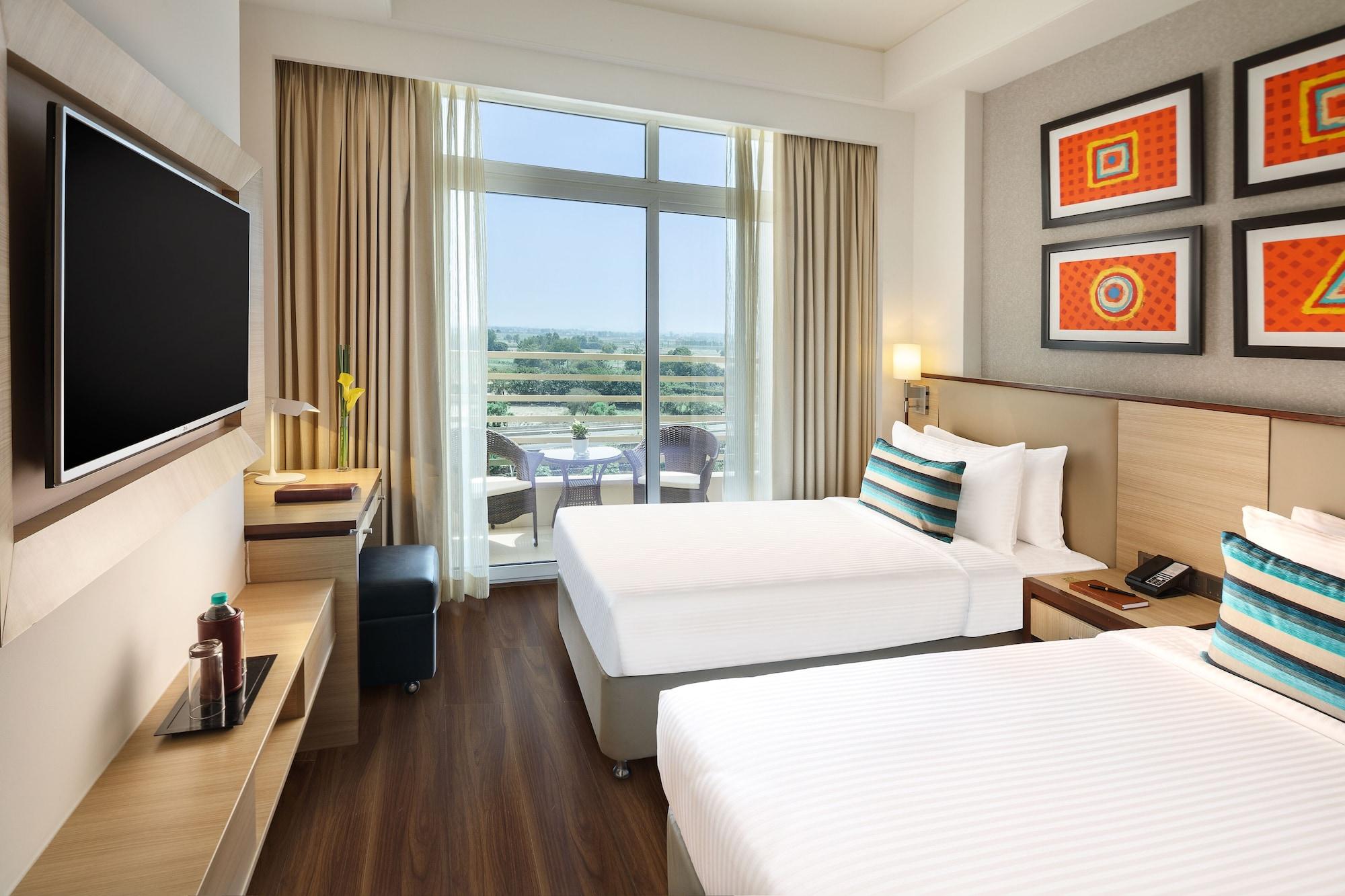 Sandal Suites By Lemon Tree Hotels Noida Zewnętrze zdjęcie