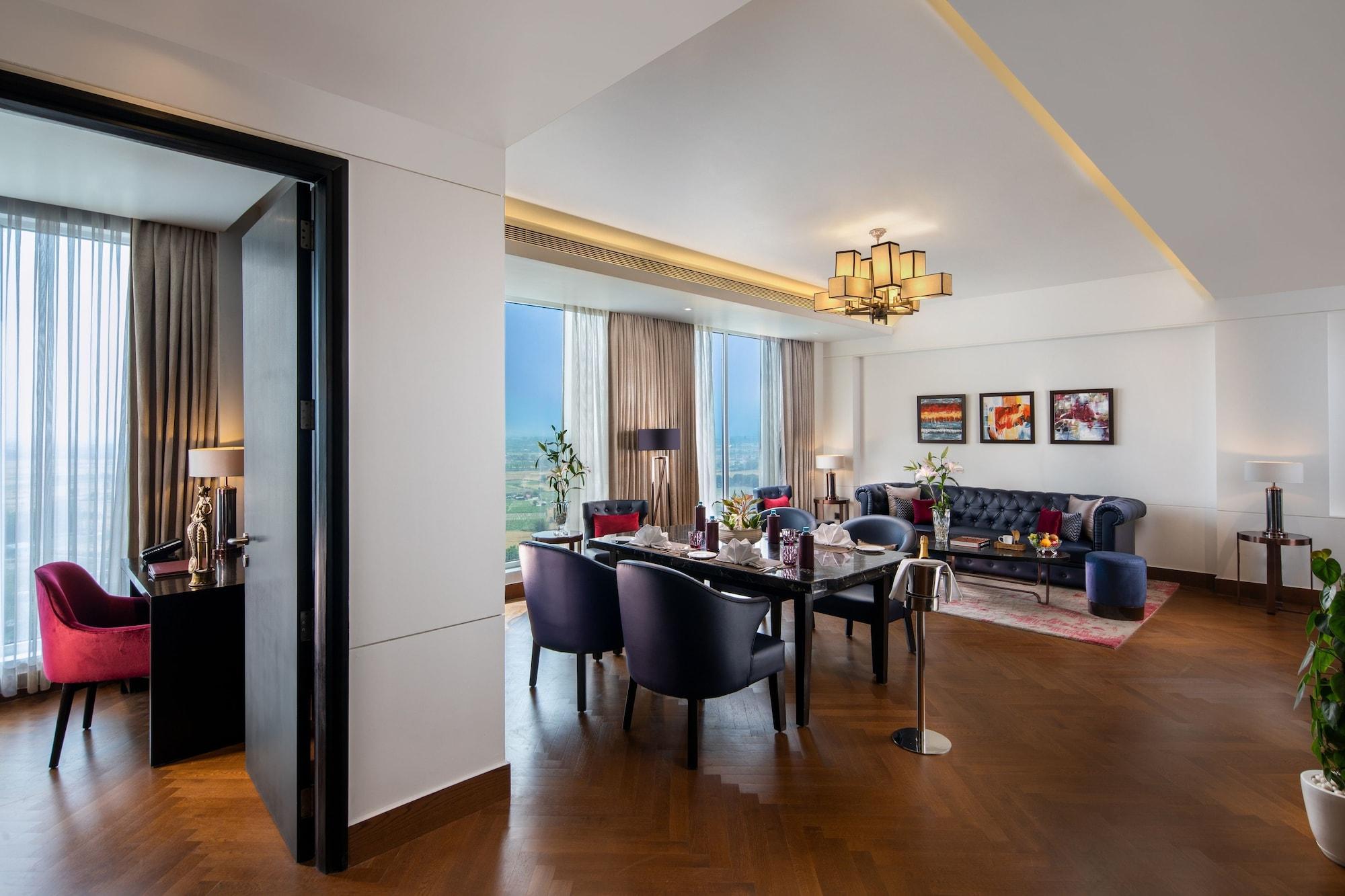 Sandal Suites By Lemon Tree Hotels Noida Zewnętrze zdjęcie