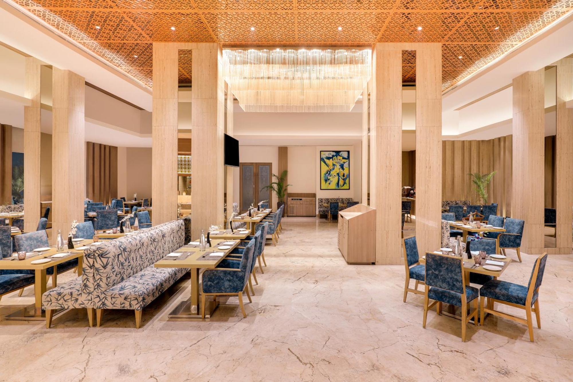 Sandal Suites By Lemon Tree Hotels Noida Zewnętrze zdjęcie