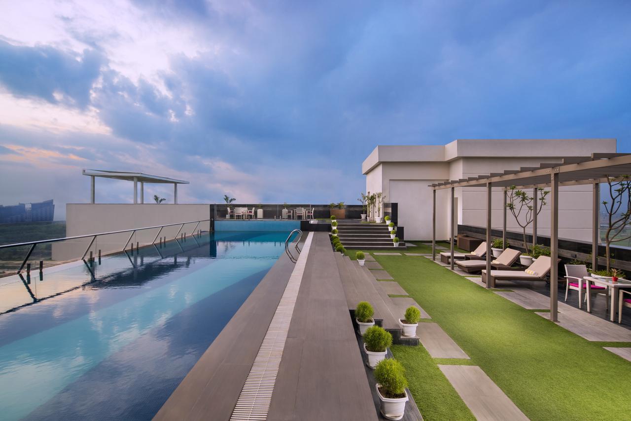 Sandal Suites By Lemon Tree Hotels Noida Zewnętrze zdjęcie