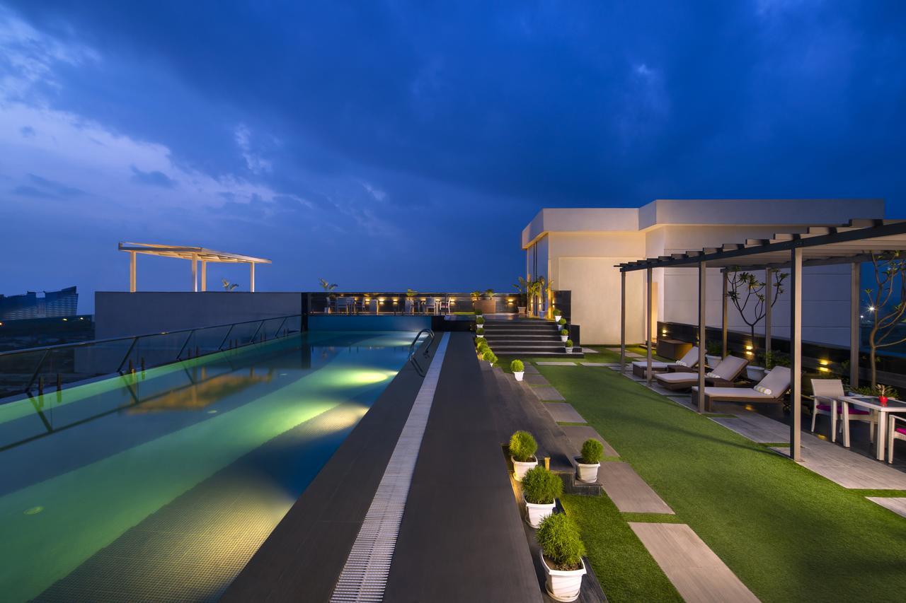 Sandal Suites By Lemon Tree Hotels Noida Zewnętrze zdjęcie