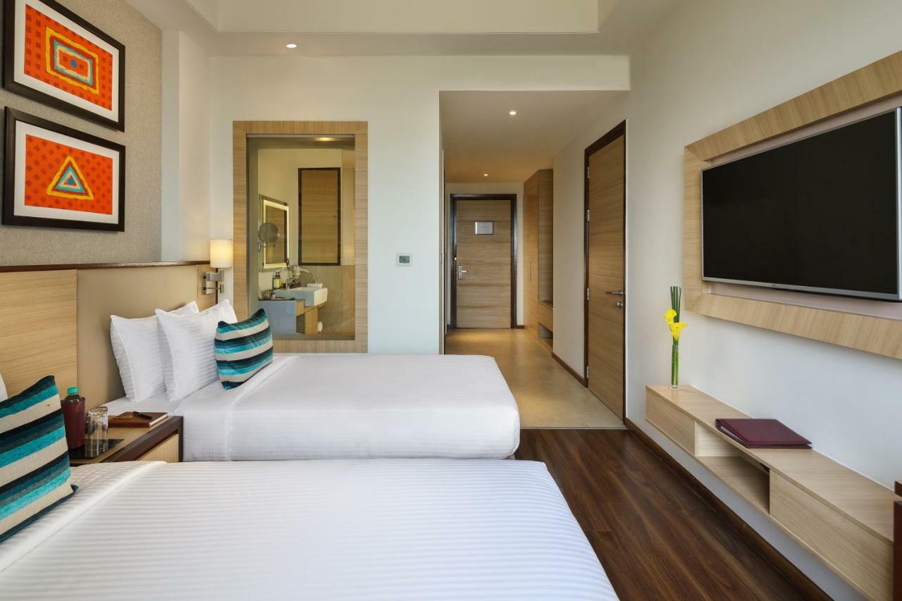 Sandal Suites By Lemon Tree Hotels Noida Zewnętrze zdjęcie
